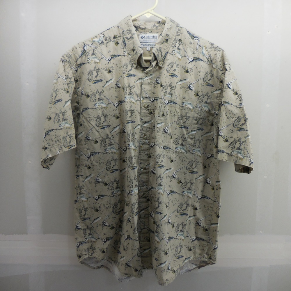 Columbia Mens Large Fly Fishing Trout Print Short Sleeve Button Down Shirt Tan
